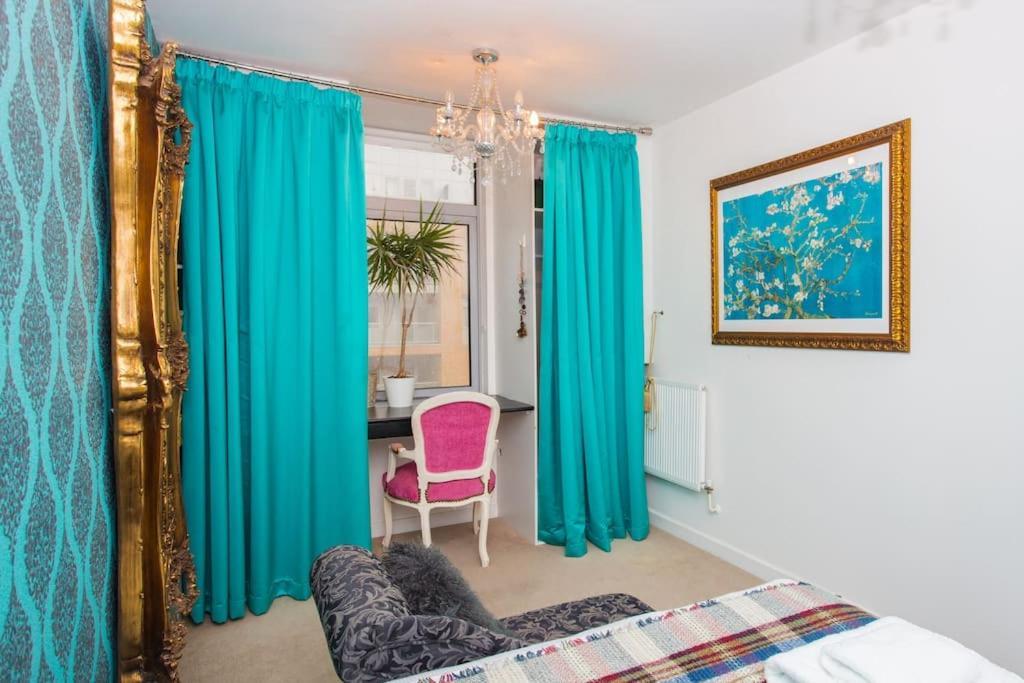 Unique & Welcoming 2Bd Flat In Limehouse Apartment Лондон Екстериор снимка